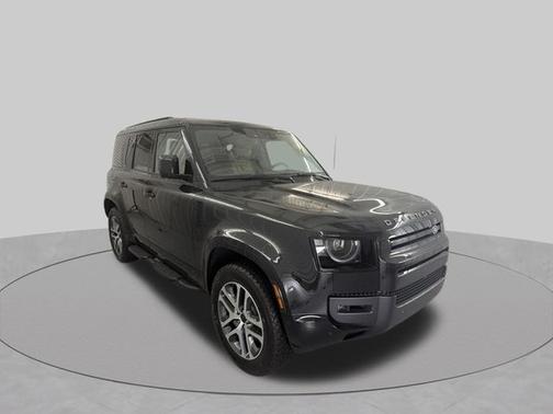 Santorini Black Metallic 2026 Land Rover Defender X-Dynamic SE