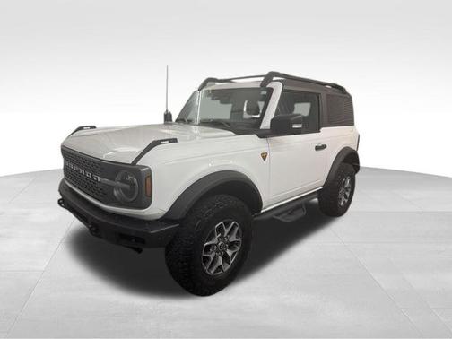 Oxford White 2023 Ford Bronco Badlands