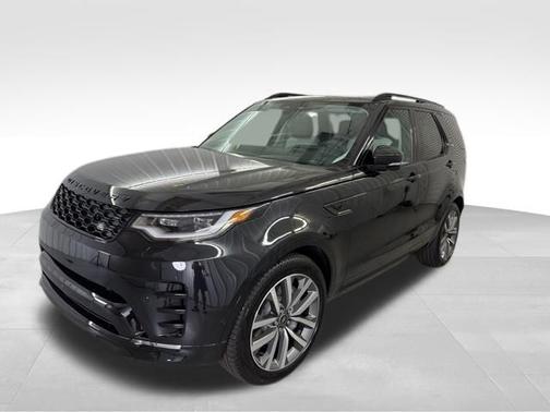Santorini Black Metallic 2026 Land Rover Discovery Dynamic SE