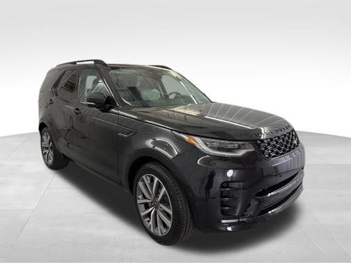 Santorini Black Metallic 2026 Land Rover Discovery Dynamic SE