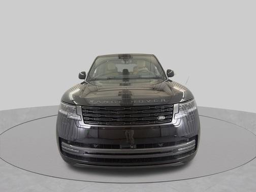 Santorini Black Metallic 2026 Land Rover Range Rover SE