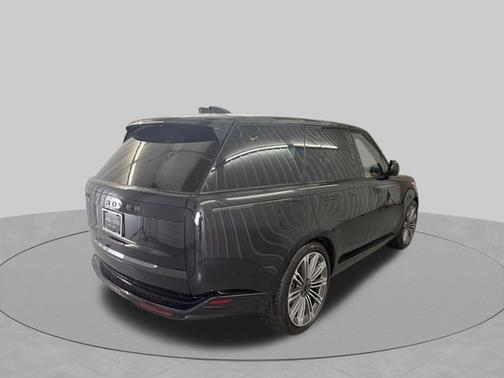 Santorini Black Metallic 2026 Land Rover Range Rover SE