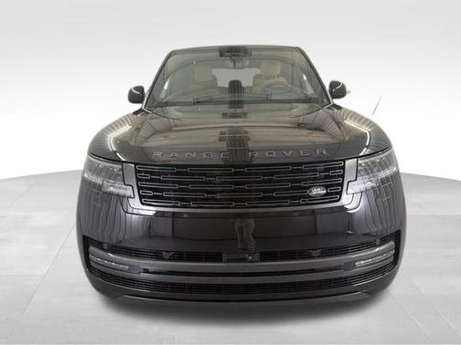 Santorini Black Metallic 2026 Land Rover Range Rover SE
