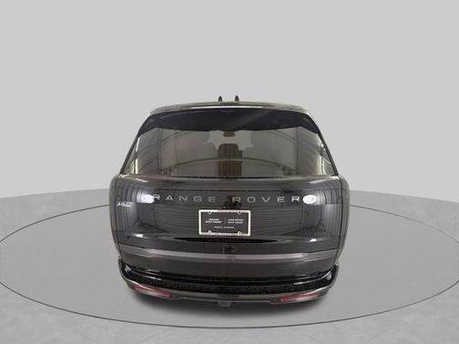 Santorini Black Metallic 2026 Land Rover Range Rover SE