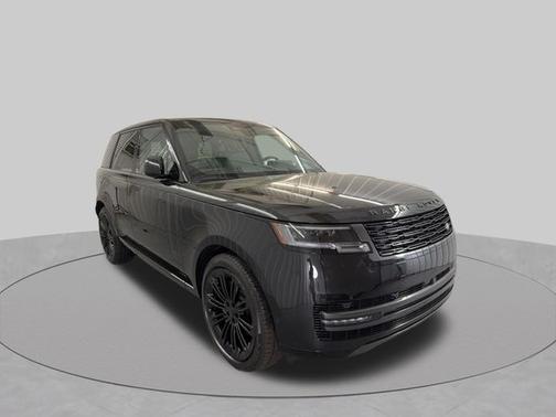 Santorini Black Metallic 2026 Land Rover Range Rover SE