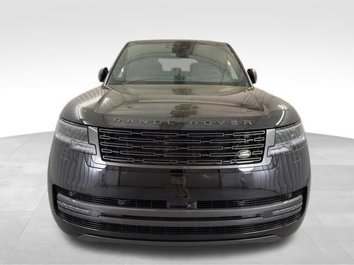 Santorini Black Metallic 2026 Land Rover Range Rover SE