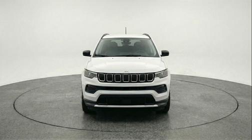 Bright White Clearcoat 2025 Jeep Compass Latitude