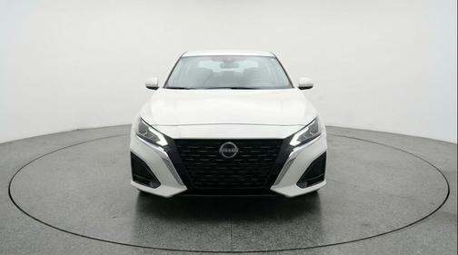Glacier White 2025 Nissan Altima SV FWD