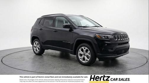 Diamond Black Crystal Pearlcoat 2025 Jeep Compass Latitude
