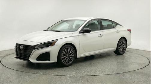 Glacier White 2025 Nissan Altima SV FWD