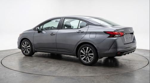Gun Metallic 2025 Nissan Versa 1.6 SV