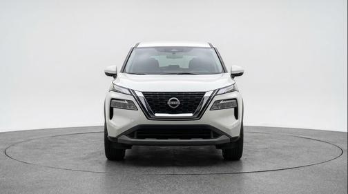 Everest White Pearl Tricoat 2025 Nissan Rogue SV