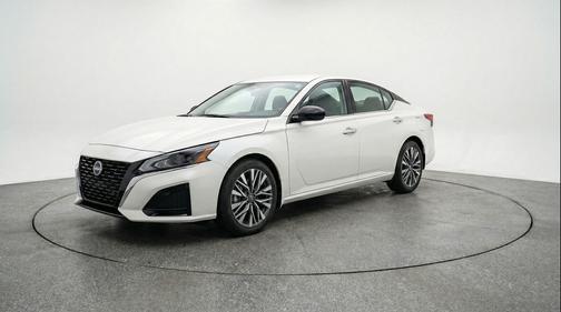 Glacier White 2025 Nissan Altima SV FWD