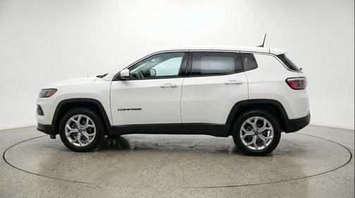Bright White Clearcoat 2025 Jeep Compass Latitude