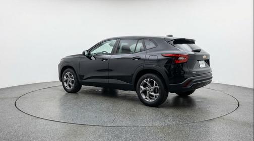 Mosaic Black Metallic 2025 Chevrolet Trax LT