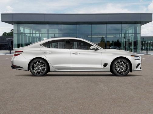 Uyuni White 2026 Genesis G70 2.5T AWD Prestige