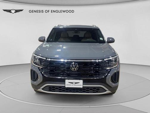 Platinum Gray Metallic 2024 Volkswagen Atlas Cross Sport 2.0T SE w/Technology 4MOTION