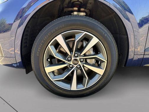 Navarra Blue Metallic 2024 Audi Q5 45 S line Premium