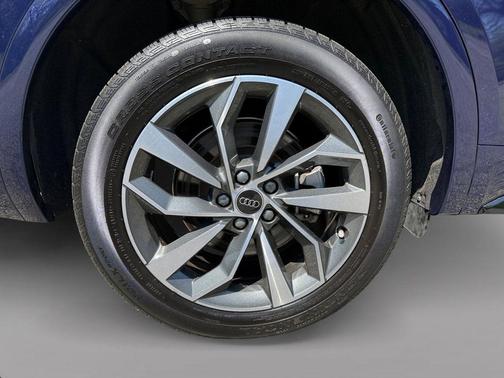 Navarra Blue Metallic 2024 Audi Q5 45 S line Premium