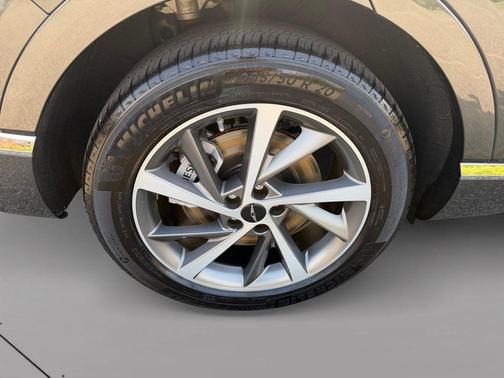 Makalu Gray 2026 Genesis GV80 2.5T