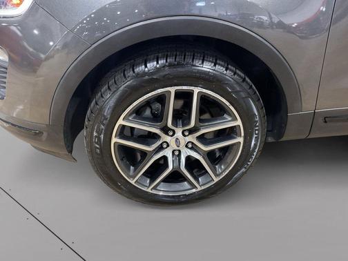 Magnetic Metallic 2018 Ford Explorer Sport