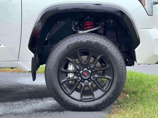 2025 Toyota Tundra Hybrid Platinum