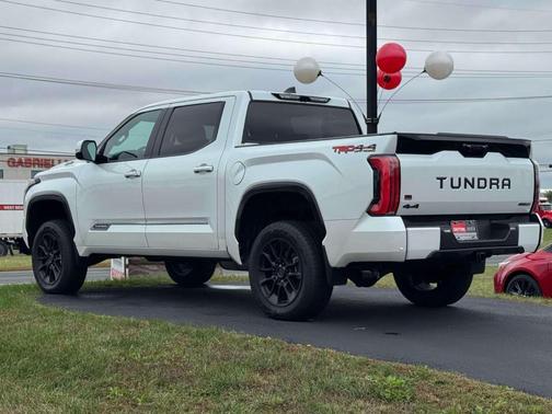 2025 Toyota Tundra Hybrid Platinum