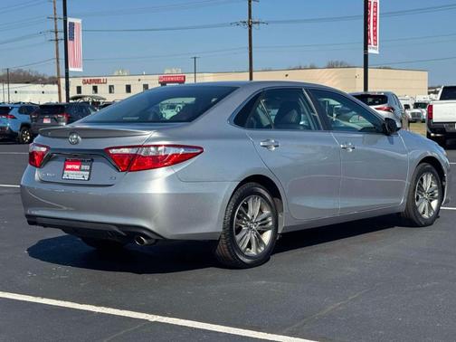 2017 Toyota Camry SE