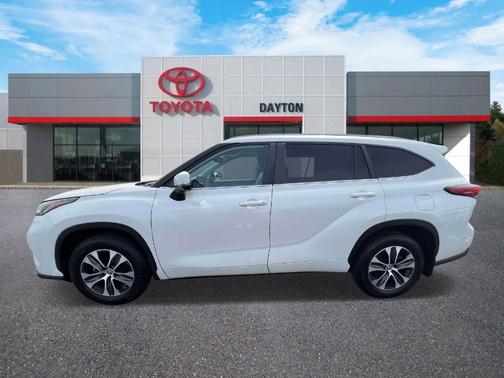 Pearl 2023 Toyota Highlander XLE