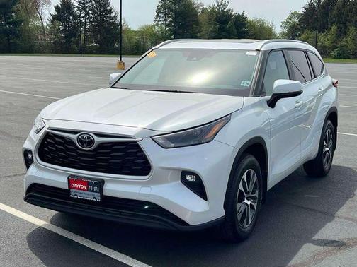Pearl 2023 Toyota Highlander XLE
