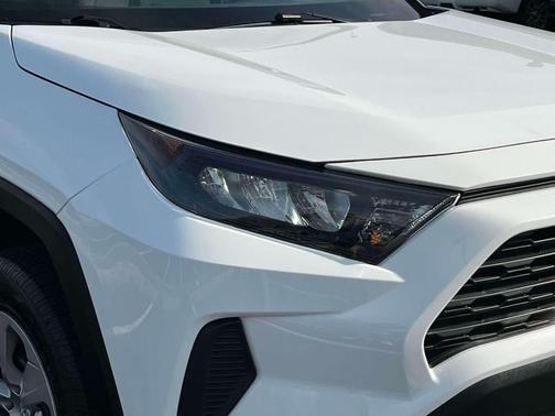 Super White 2020 Toyota RAV4 LE