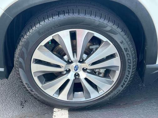 Crystal White Pearl 2020 Subaru Ascent Premium 7-Passenger