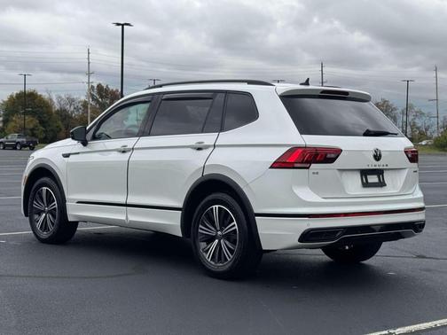 2022 Volkswagen Tiguan 2.0T SE R-Line Black