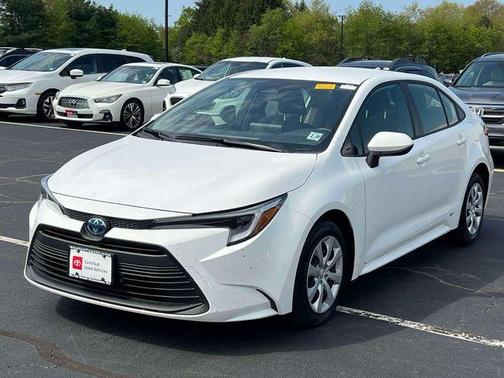Ice 2025 Toyota Corolla Hybrid LE