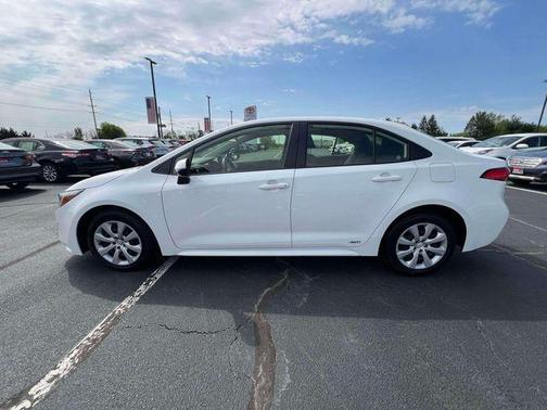 Ice 2025 Toyota Corolla Hybrid LE