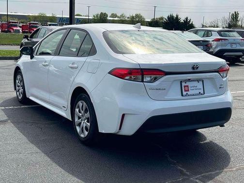 Ice 2025 Toyota Corolla Hybrid LE