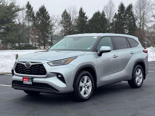 2023 Toyota Highlander LE
