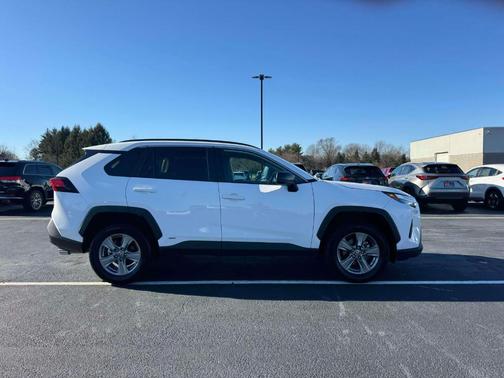 2024 Toyota RAV4 Hybrid LE