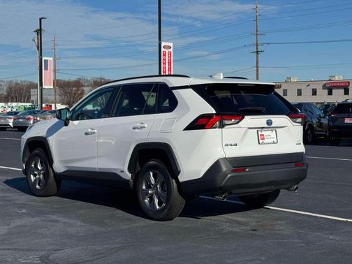 2024 Toyota RAV4 Hybrid LE