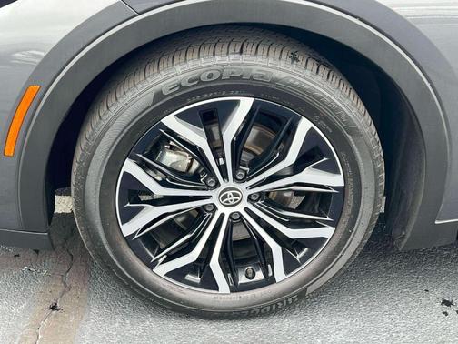 Magnetic Gray Metallic 2023 Toyota Crown XLE