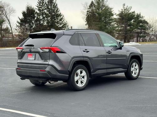 2021 Toyota RAV4 Hybrid XLE