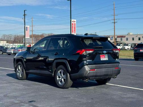 2023 Toyota RAV4 Hybrid LE