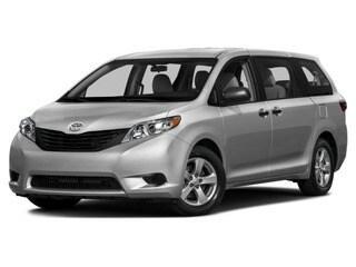 Silver Sky Metallic 2017 Toyota Sienna XLE