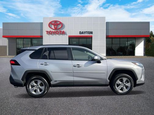 2022 Toyota RAV4 Hybrid XLE