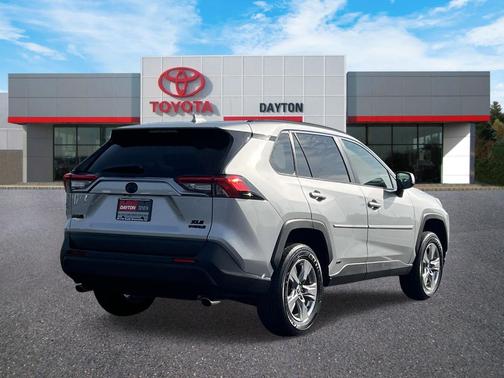 2022 Toyota RAV4 Hybrid XLE