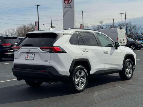 2024 Toyota RAV4 XLE
