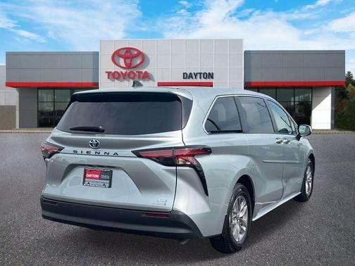 2021 Toyota Sienna XLE