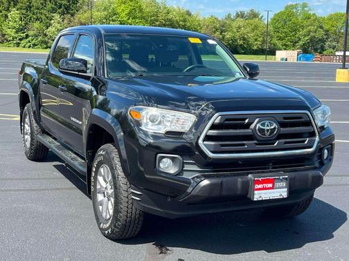 Midnight Black Metallic 2019 Toyota Tacoma SR5