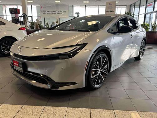 2025 Toyota Prius XLE