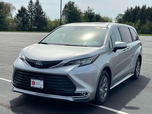 2023 Toyota Sienna XLE